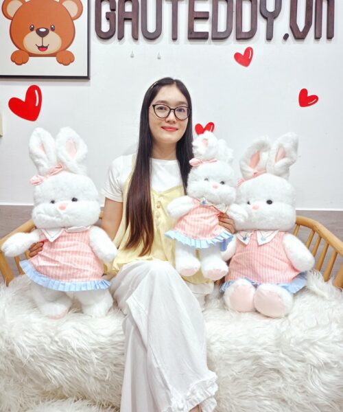 Thỏ Bông Mặc Váy Kẻ